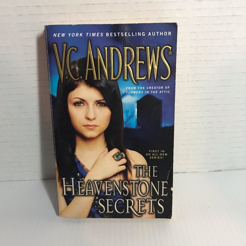 V.C. Andrews The Heavenstone Secrets Paperback Book